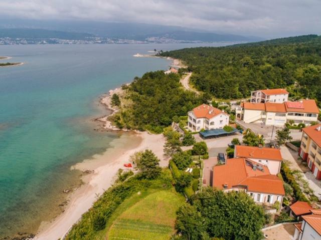 Villa Sarah Klimno Exterior photo